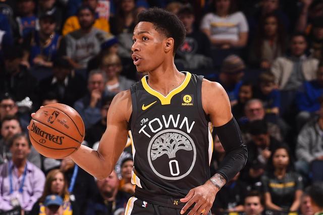 哈格里夫斯：琼斯的场上位置有点靠后